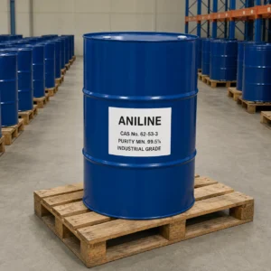 Aniline industrial grade in a common blue 200L steel drum on a warehouse pallet, CAS 62-53-3, purity 99.5% min.