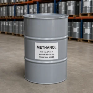 Methanol industrial grade packaging detail in a gray 200L closed-head steel drum, CAS 67-56-1, purity 99.9% min.
